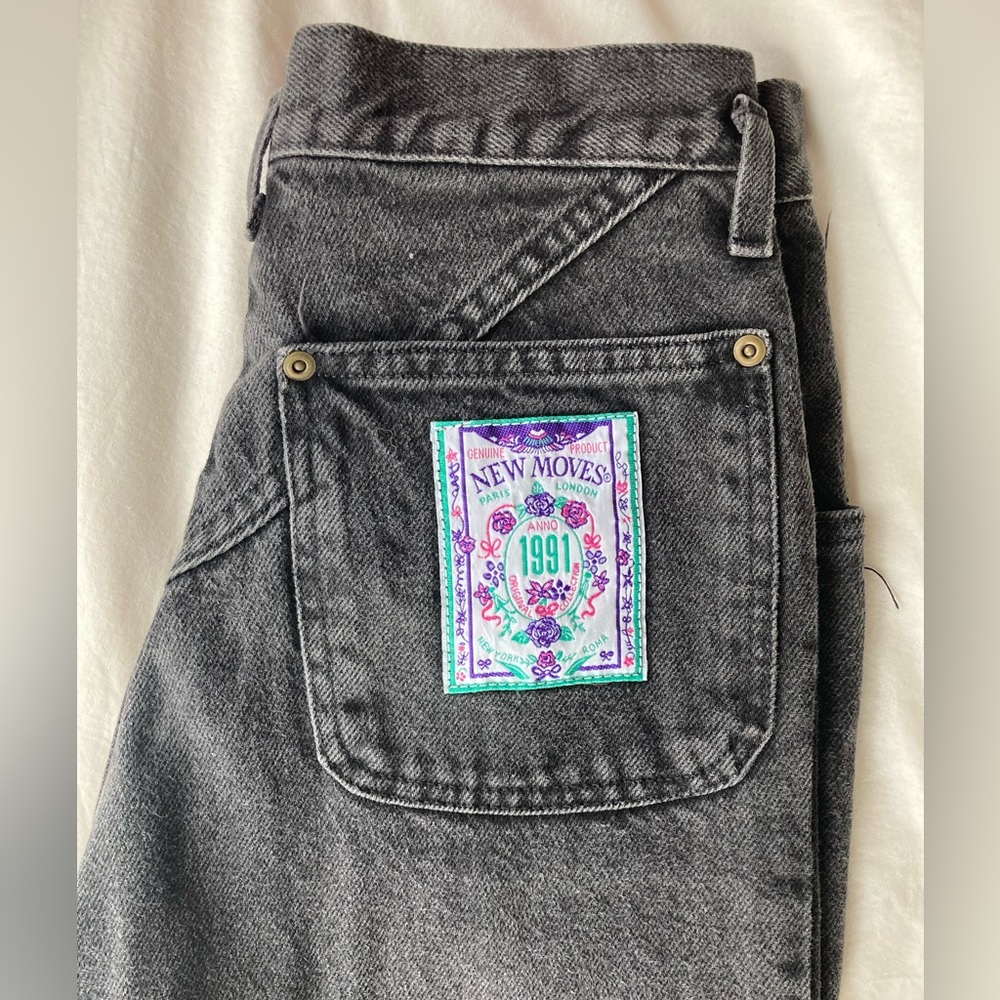 Vintage, New Moves jeans. Black high-waisted. Mom jean fit.